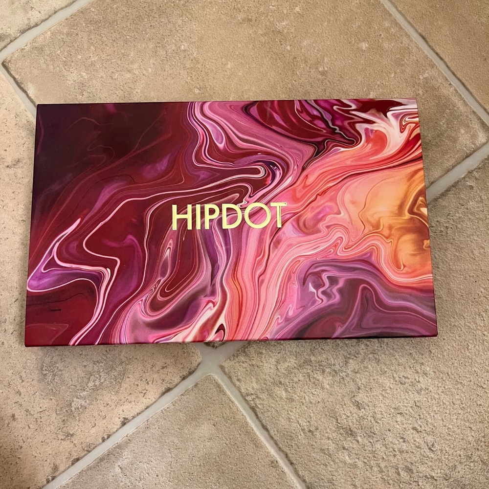 PRESSED PIGMENT EYESHADOW PALLET BY HIPDOT
